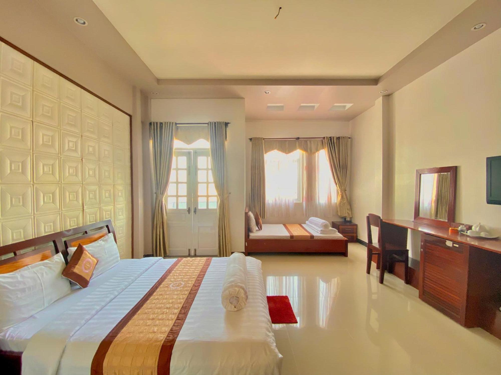 Phuc Hung 2 Hotel Rach Gia Exterior photo