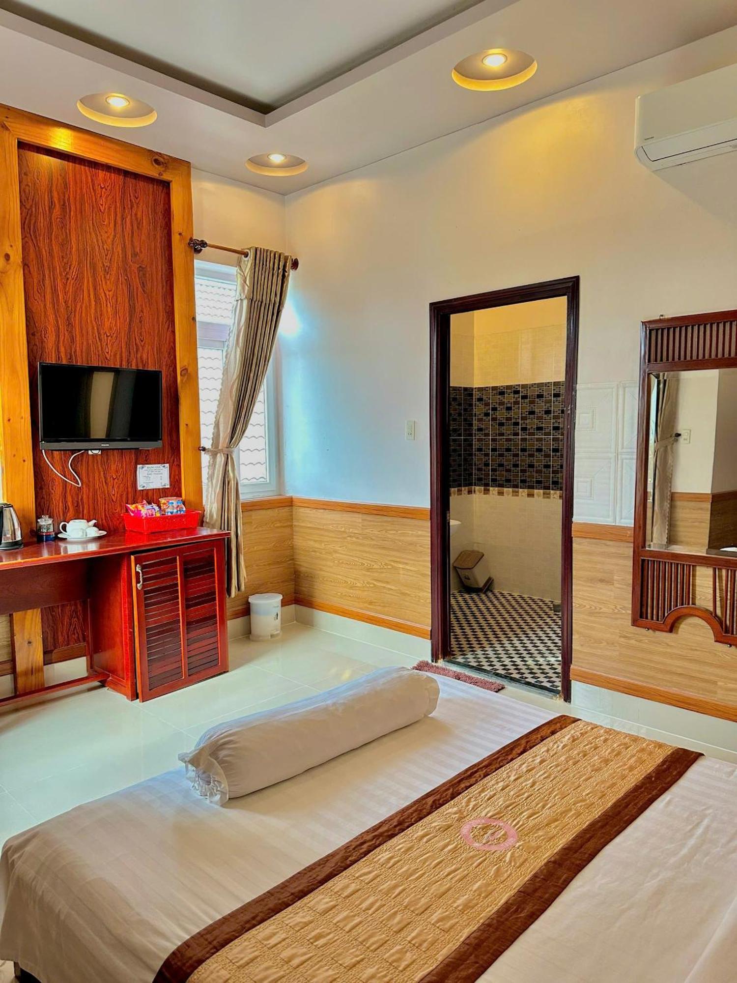 Phuc Hung 2 Hotel Rach Gia Exterior photo