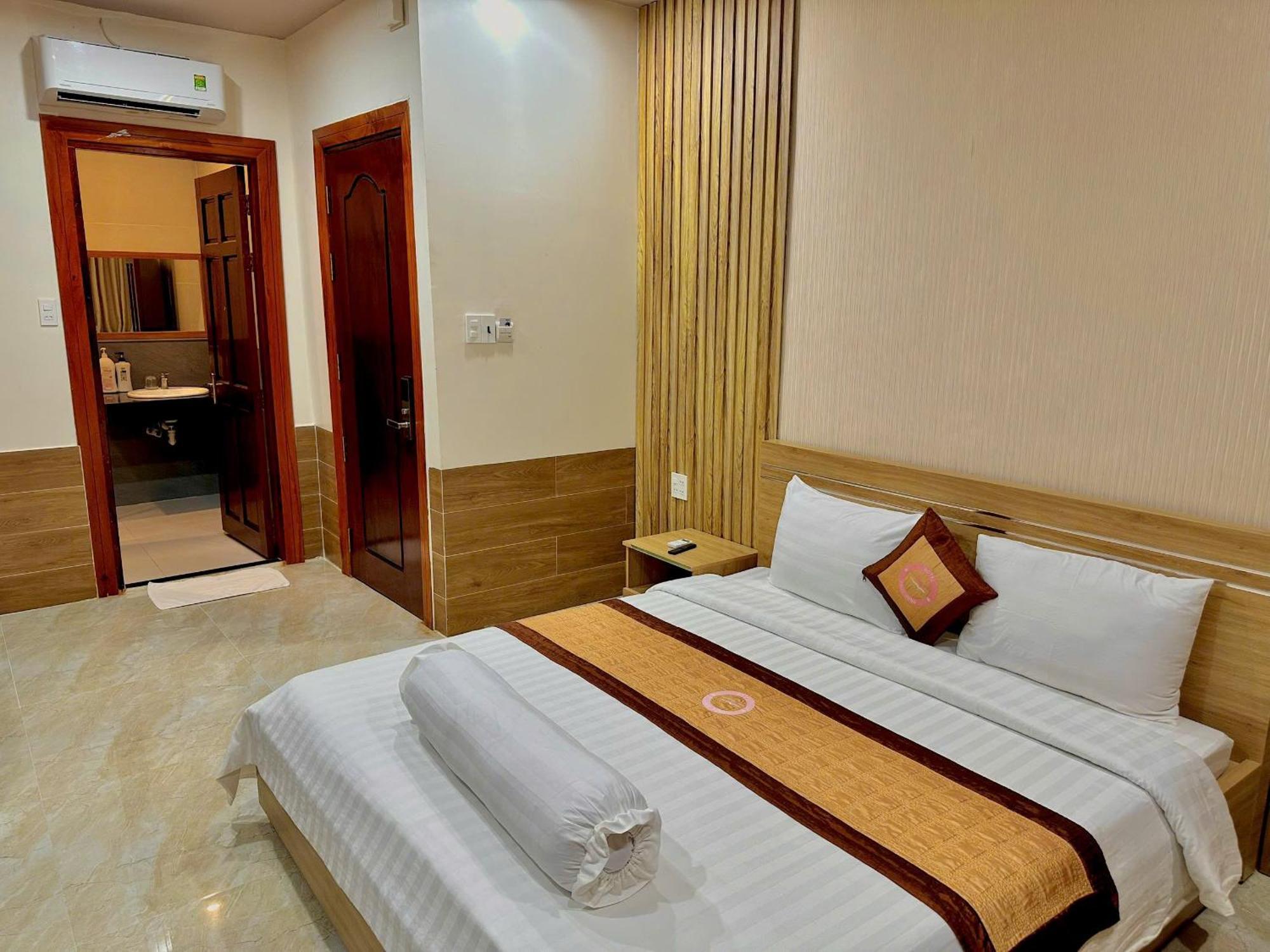 Phuc Hung 2 Hotel Rach Gia Exterior photo