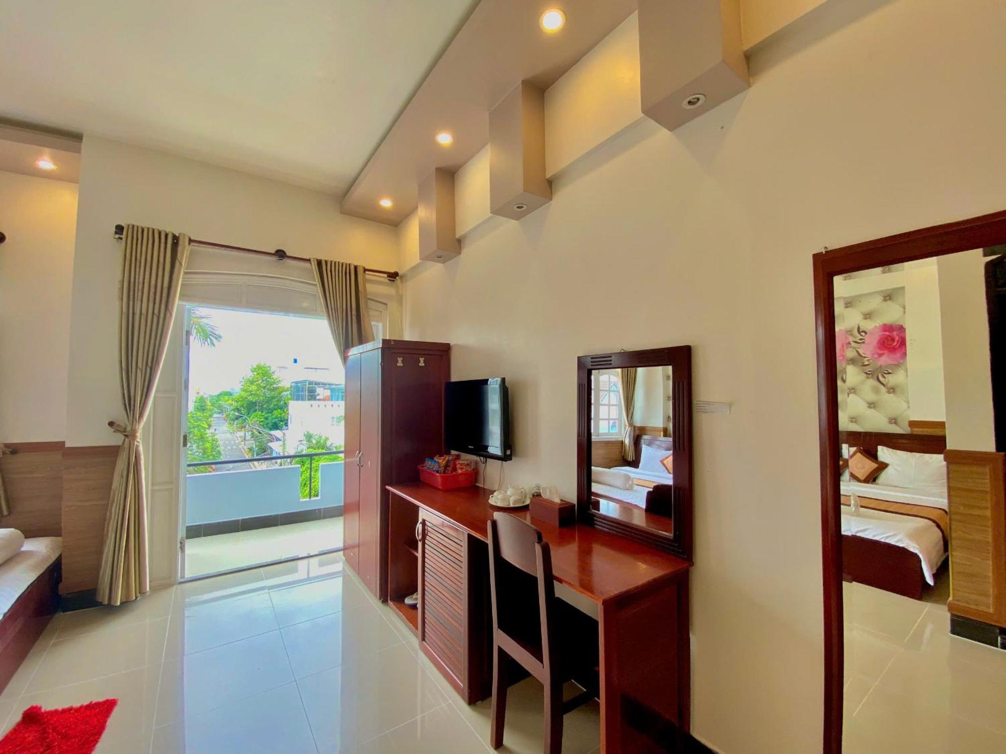 Phuc Hung 2 Hotel Rach Gia Exterior photo
