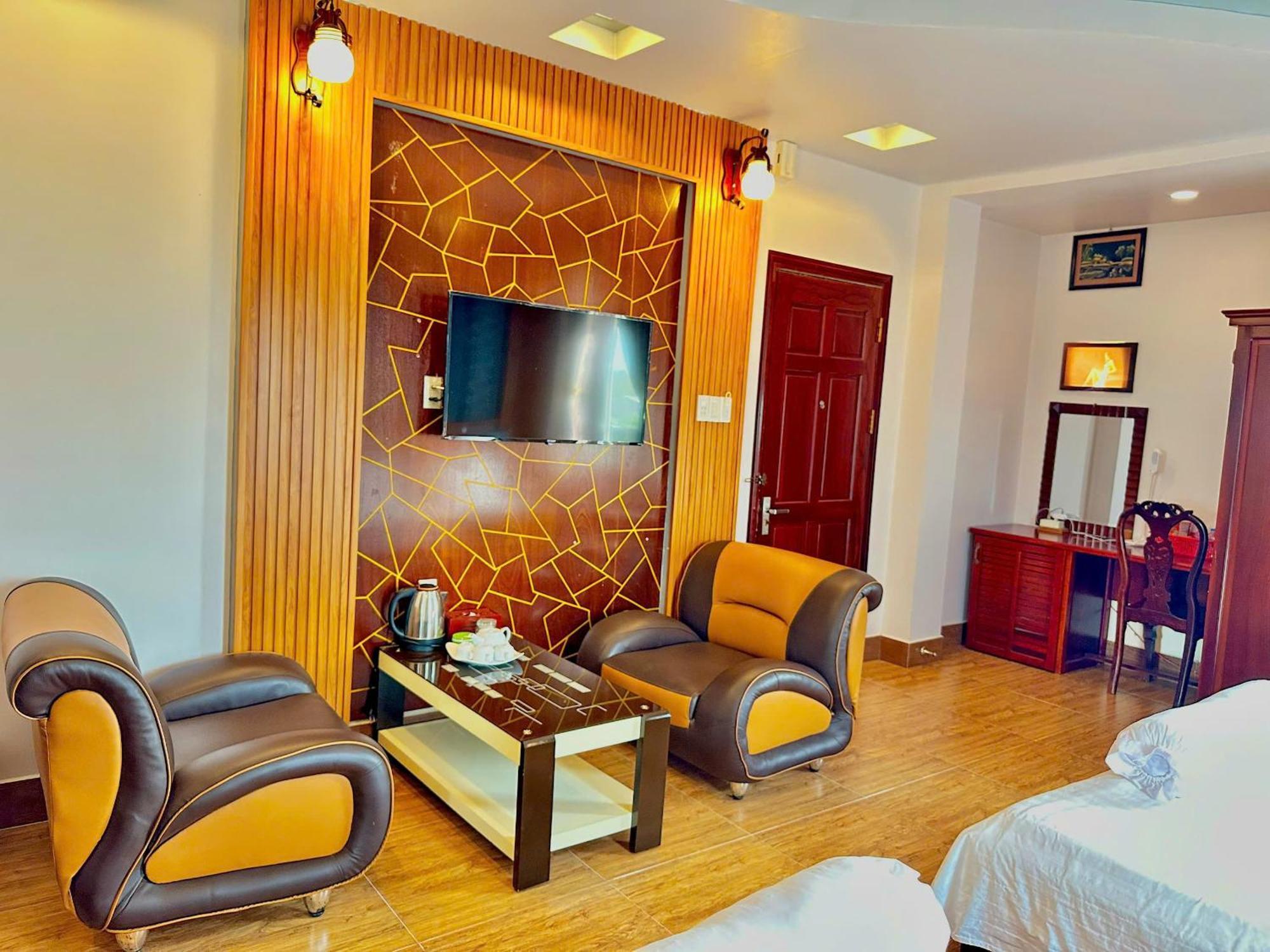 Phuc Hung 2 Hotel Rach Gia Exterior photo